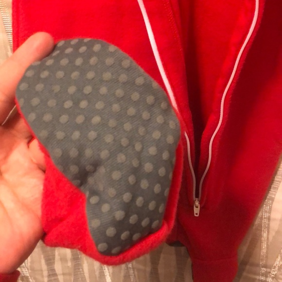 B2G1 NWT NHL Blackhawks baby sleeper red - Picture 4 of 7